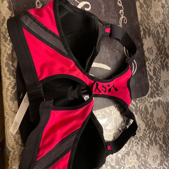 Victorias Secret Sports bra. Size 32 C - Picture 4 of 5